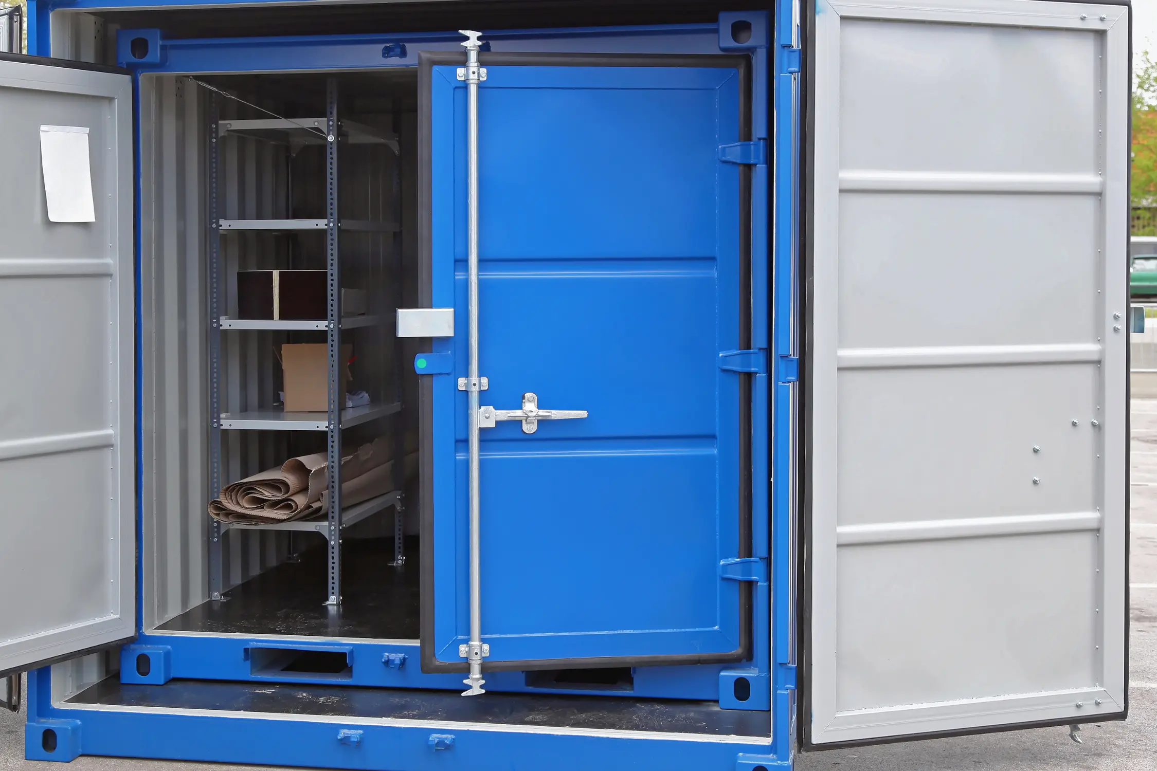 Container devanning in Hull